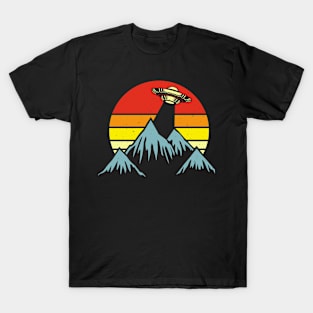 Retro alien ufo mountain T-Shirt